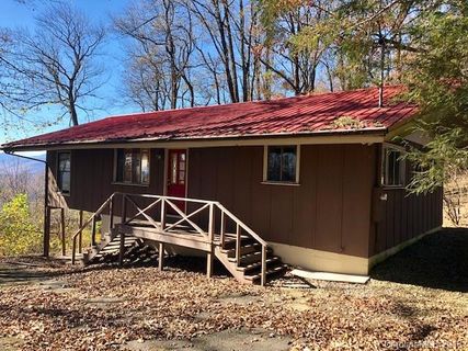 147 Lucerne Strasse Drive sold home in Swiss Village, Little Switzerland, NC