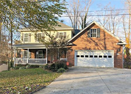 445 28th Avenue Lane sold home in Northwood Hills, Hickory, NC