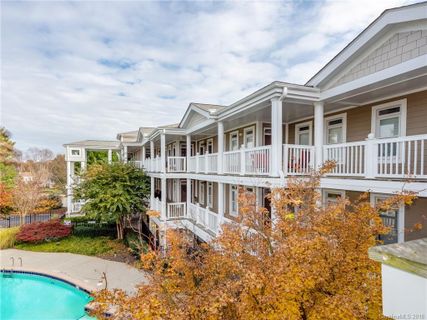 637 Williamson Drive 307