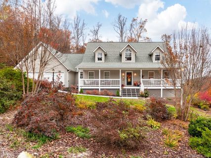 9 Mccredie Court sold home in Blacksmith Mountain, Hendersonville, NC
