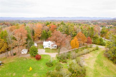 20 22 Tommy Ray Ridge sold home in Weaver Ridge, Weaverville, NC