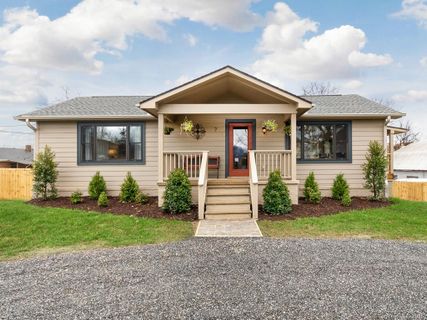 7 Boyds Chapel Road sold home in Reems Creek, Weaverville, NC