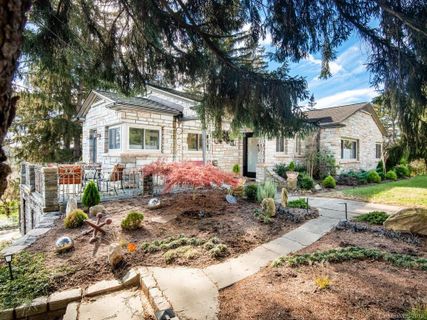 6 Mayfield Road sold home in Lake View Park, Asheville, NC