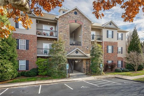 138 Appeldoorn Circle