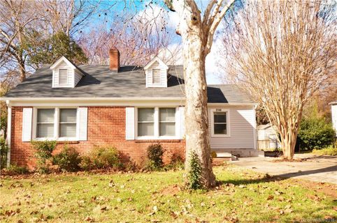 2748 Mayflower Road
