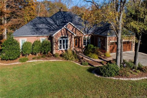 721 Rocky Ridge Court sold home in The Hylands, York, SC