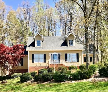1004 Plantation Drive sold home in Plantation Heights, Lenoir, NC