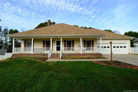 7656 Old Post Road sold home in Deer Track, Denver, NC