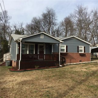 1202 Ridgewood Drive