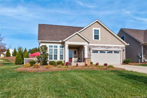 147 Brawley Point Circle sold home in The Courtyards at Brawley Point, Mooresville, NC