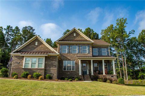 281 Monteray Oaks Circle