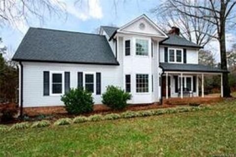 1739 Red Cedar Lane sold home in woodfield, Rock Hill, SC