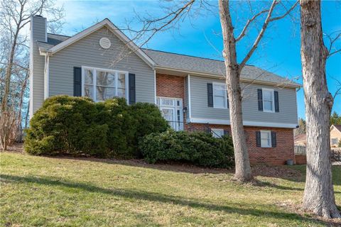 1 Fox Ridge Drive