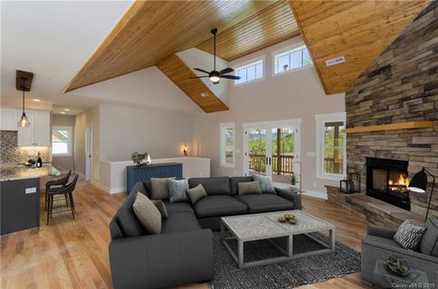 70 Parliament Place sold home in Trinity Cove, Waynesville, NC