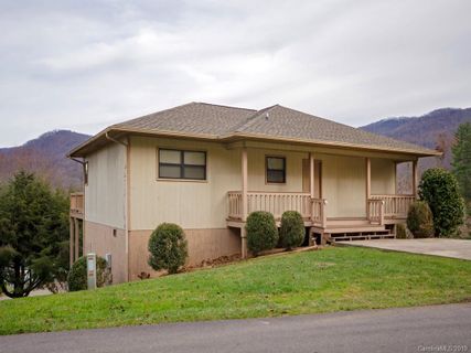 289 Hawks Crest Drive