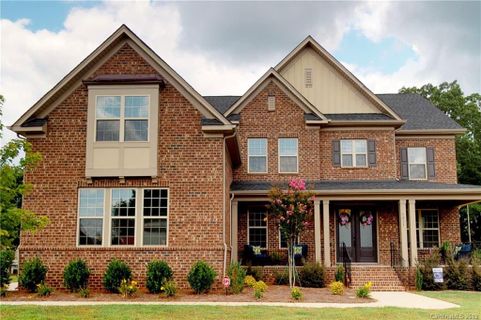 1011 Lake Forest Drive