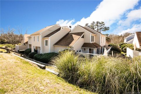 1642 Hollow Drive