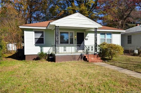 320 Plymouth Avenue