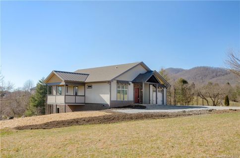 141 Round Top Circle sold home in Boyleston Ridge, Mills River, NC