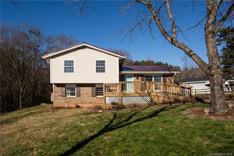 512 Paradise Circle