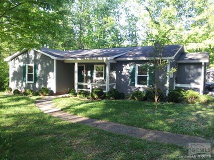 3467 Ridgewood Drive