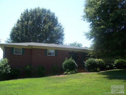 210 Woodlawn Drive