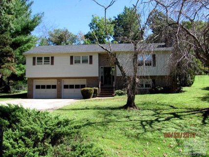 2823 Woodstream Drive