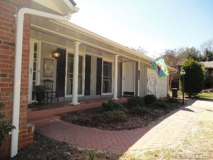 102 Inglewood Drive