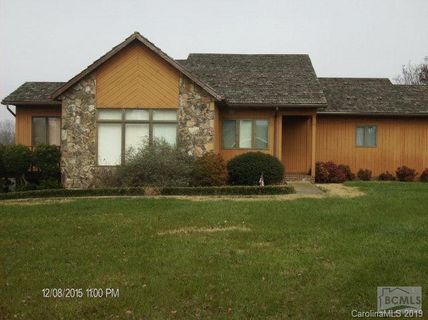 26 Meandering Way