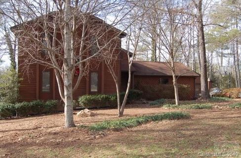 203 Horseshoe Lane