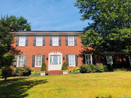 207 Inglewood Drive