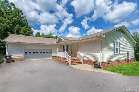 105 Greene Court sold home in North Park, Morganton, NC