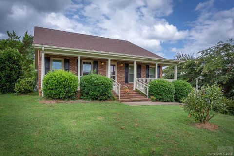 104 Pinebark Court