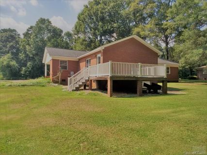 2910 28th St Ne sold home in Oak Dale Acres, Hickory, NC