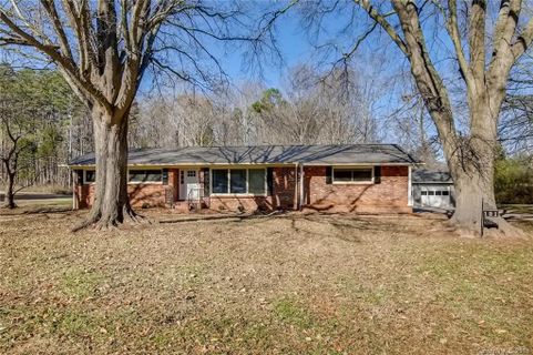 121 Cottonwood Drive