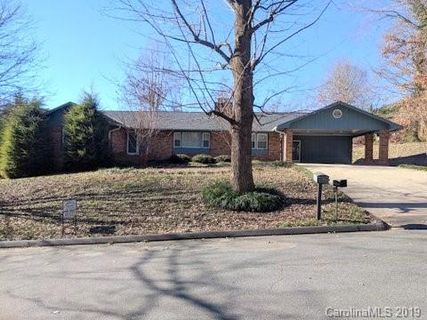 264 S Mcdowell Avenue sold home in Foxfire, Marion, NC