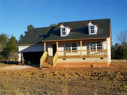 2722 Shillinglaw Road sold home in Carmel Woods, York, SC