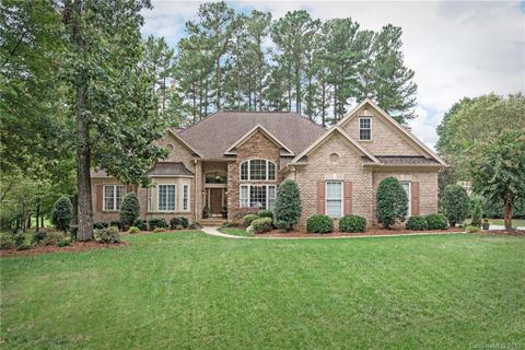 7674 Turnberry Lane