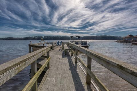 450 Mainsail Road