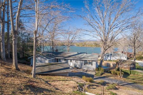 2216 North Point Drive