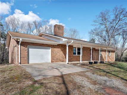 400 Sunset Heights sold home in Sunset Heights, Canton, NC