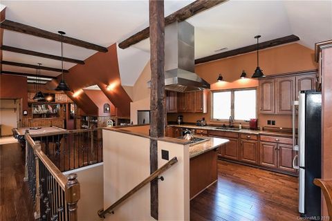 149 Lakeshore Drive