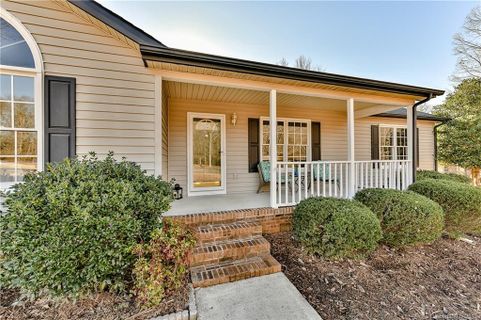 1161 Crows Nest Road sold home in Ravenwood, Rock Hill, SC