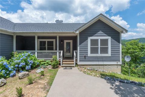 105 Davey Crockett Road sold home in Wildflower Ridge, Fairview, NC