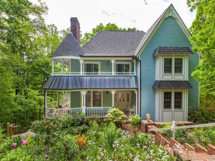 374 E Sondley Drive