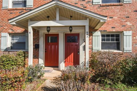 1207 Green Oaks Lane