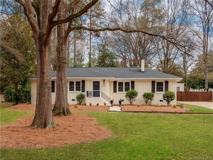 1206 Hermitage Road