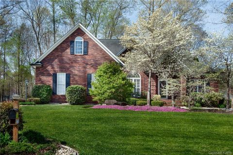 8404 Locksley Drive sold home in Clare Haven, Harrisburg, NC