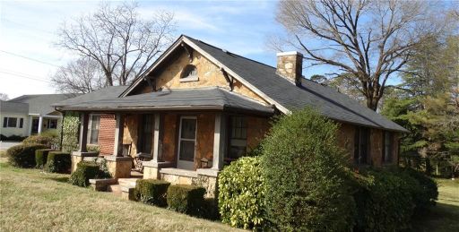 3011 North Center Street sold home in Fairview Park, Hickory, NC