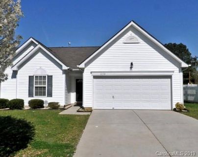 8130 Belmont Stables Drive sold home in Avery Glen, Charlotte, NC